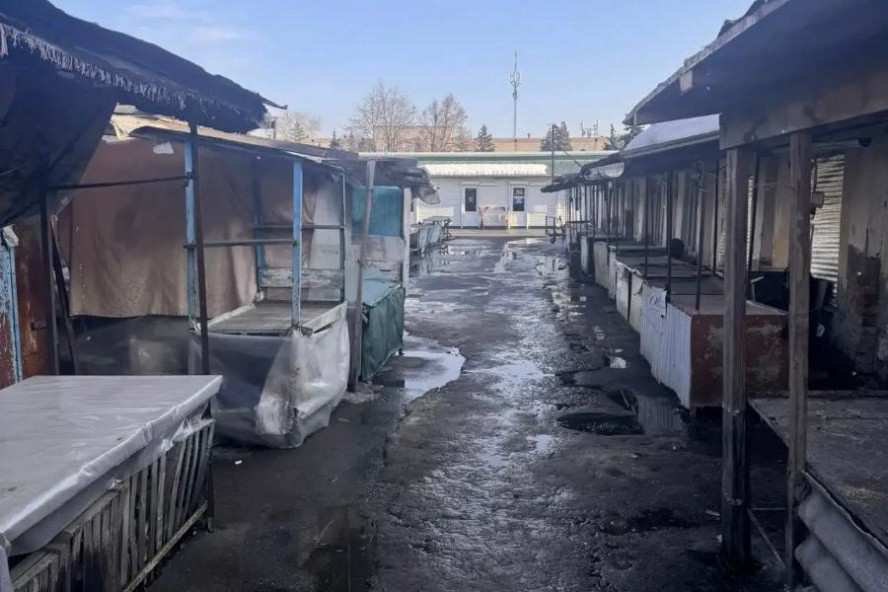 На рынке Моршанска из-за обрушения навеса сооружения пострадала 59-летняя женщина