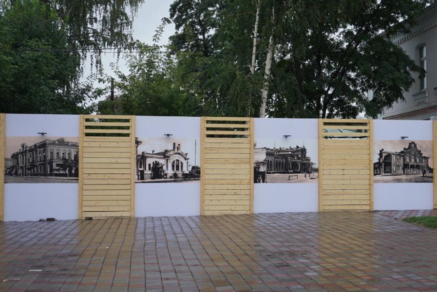 На Привокзальной площади появились фотографии старого Тамбова