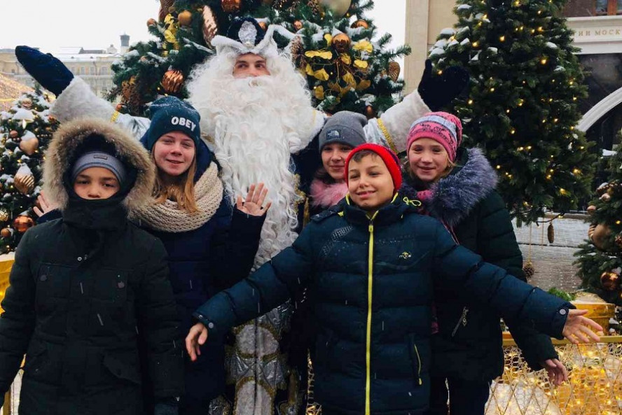 Воспитанники детского дома имени Луначарского побывали на Новогодней ёлке Минпросвещения