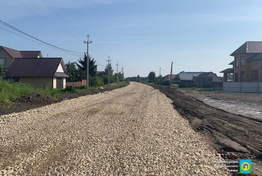 В Рассказовском районе ремонтируют дорогу к детскому саду