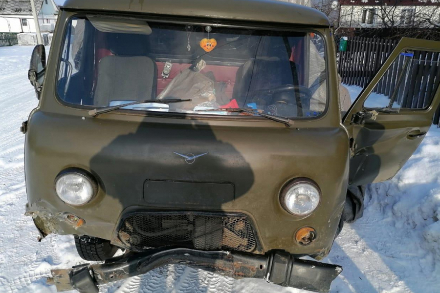 В Никифоровском районе УАЗ снёс металлическое ограждение