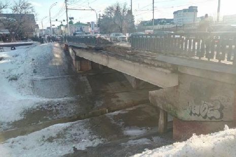 В Тамбове повреждена часть моста над Студенцом
