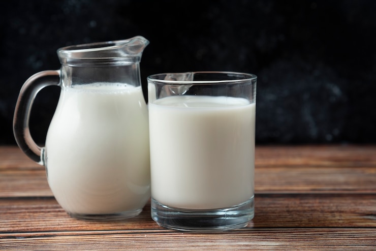 Минтруд утвердил условия выдачи работникам молока за вредность