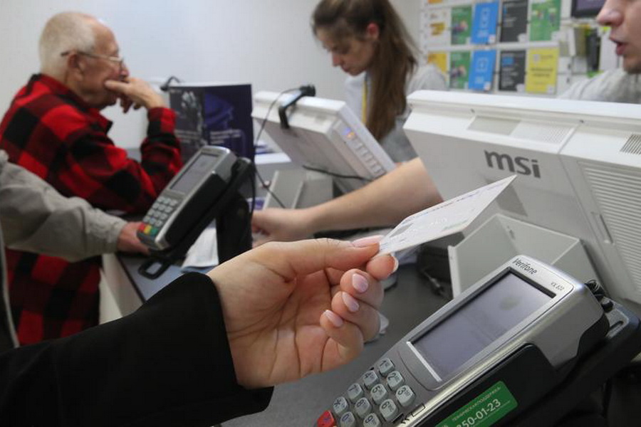 Доля россиян, пользующихся кредитными картами, достигла максимума