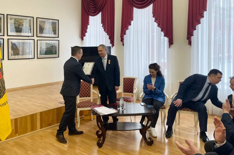 Директор Музейно-выставочного центра награждён медалью "800 лет со дня рождения князя Александра Невского"