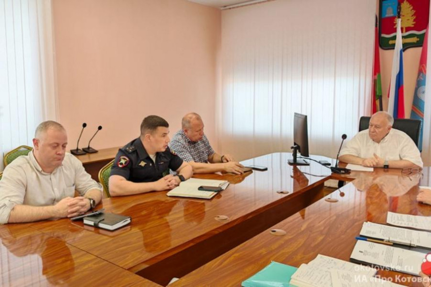 В Котовске на улице Набережной хотят ввести одностороннее движение из-за школы