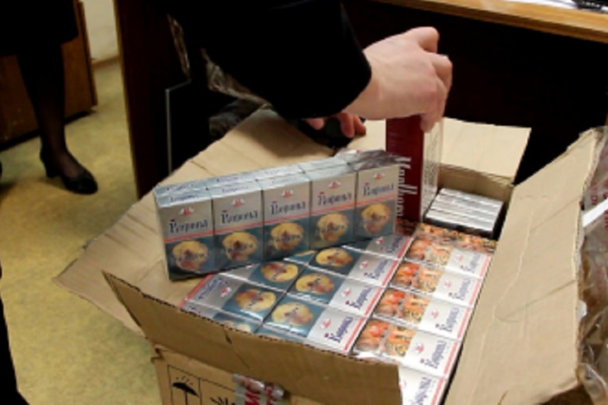 В Тамбове из торгового павильона изъяли более полутора тысяч пачек контрафактных сигарет