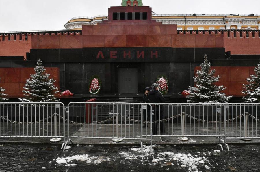 В РПЦ заявили, что тело Ленина вынесут из Мавзолея и захоронят