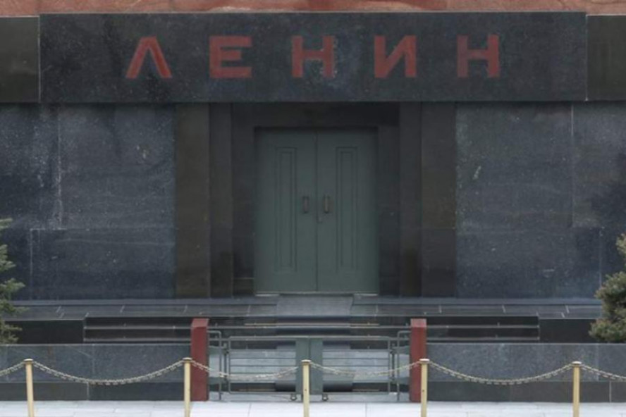 В Москве задержали мужчину за попытку проникнуть в мавзолей к Ленину "для отпущения грехов"