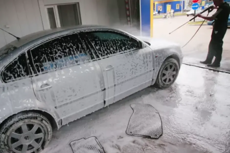 Автоэксперт рассказал, как часто нужно мыть автомобиль весной