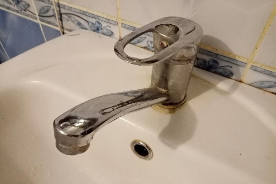 В Тамбове оштрафовали организацию, которая подавала некачественную воду в дом на Пионерской