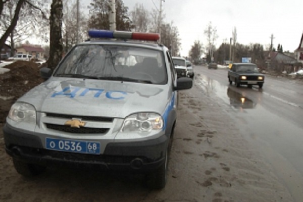 В Пичаевском районе после застолья гости угнали автомобиль у супруги хозяина дома