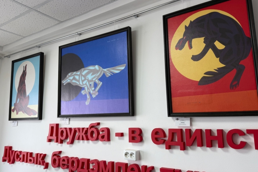 В обновлённом ДК Рассказовского округа открылась выставка картин из частной коллекции