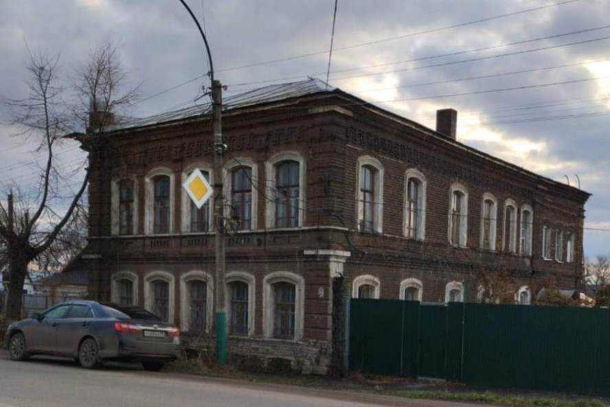В Мичуринске за 7 млн рублей продали муниципальный дом 1905 года постройки 