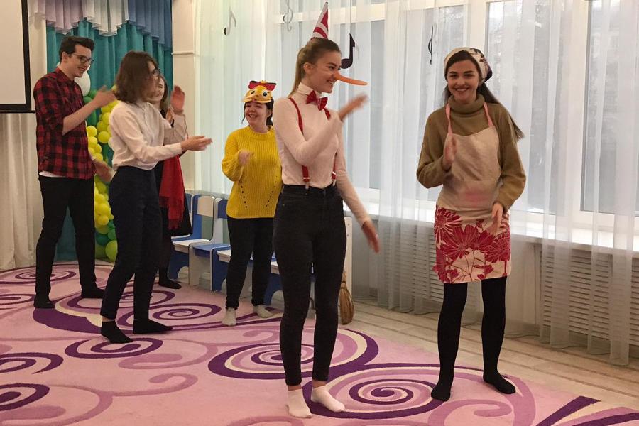 Активисты Тамбовского филиала РАНХиГС провели развлекательную программу в детском саду "Ручеек"