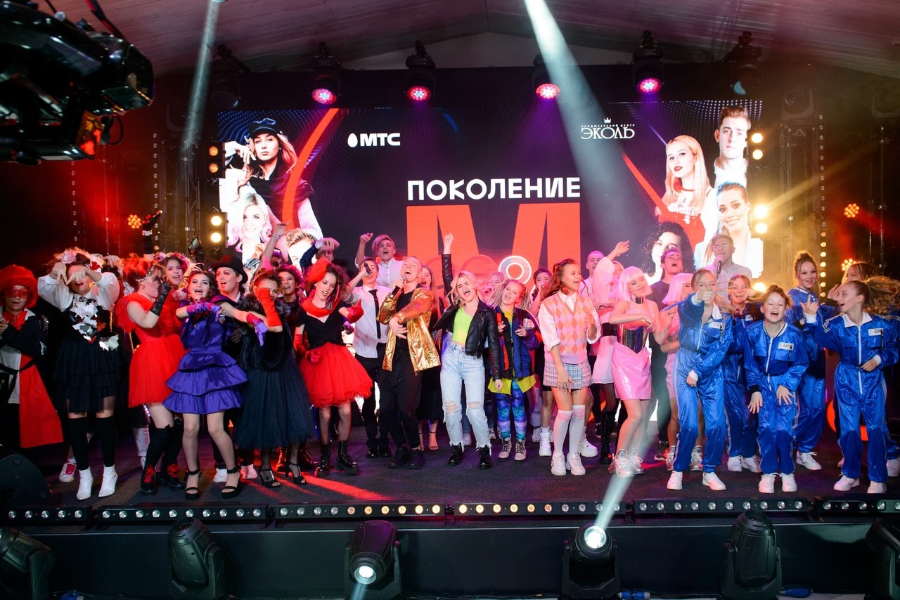 Пока каникулы: школьникам из Тамбова открыли бесплатный доступ к 200 онлайн мастер-классам от российских звезд