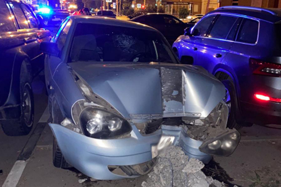 Пьяный водитель повредил два припаркованных автомобиля в Тамбове