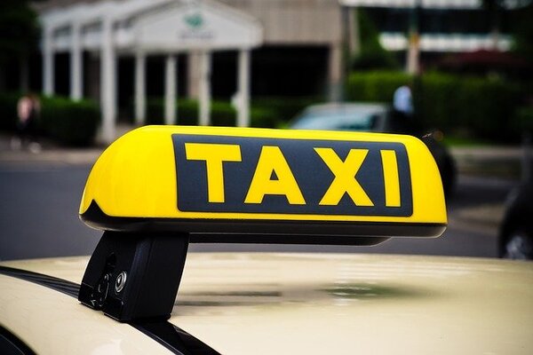 В Госдуму внесли законопроект об обязательном наличие в такси устройства контроля за водителем