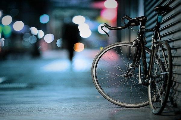 В Тамбовском районе украли оставленный на лестничной клетке велосипед 