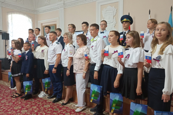 В Тамбовской области более 5,5 тысяч подростков впервые получили паспорта