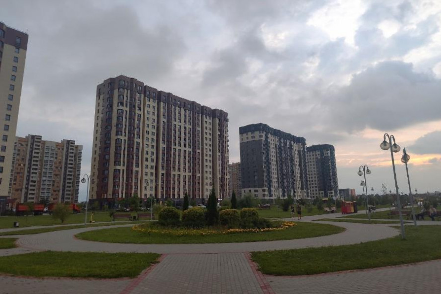 Обзор за неделю: продажа ТЦ "Апельсин", формирование единого архитектурного облика улицы Октябрьской, презентация проекта индустриального парка за 900 млн рублей