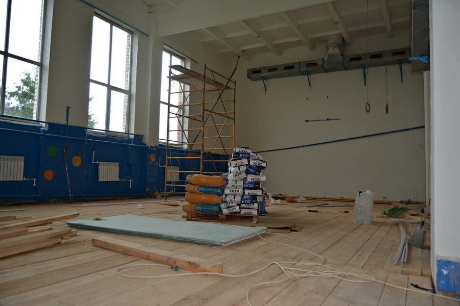В Рассказовском филиале Платоновской школы ремонтируют спортивный зал и раздевалки