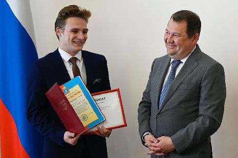 Тамбовский выпускник победил в телевизионной олимпиаде "Умницы и умники"