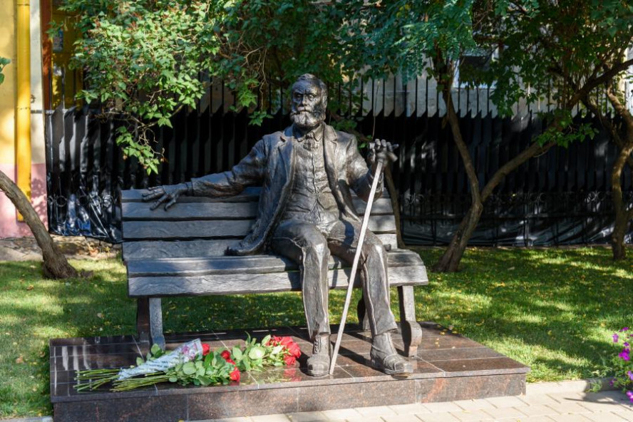 В Тамбове открыли памятник Борису Чичерину