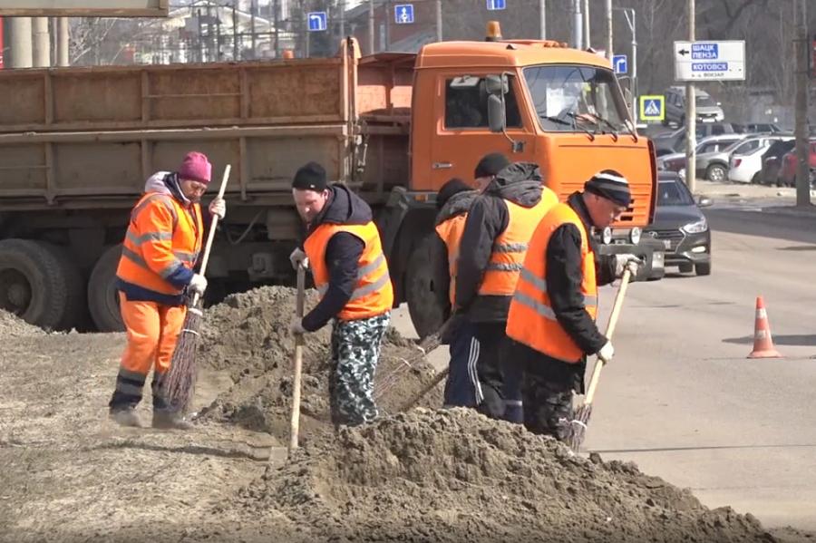 В Тамбове продолжается уборка дорог после зимы