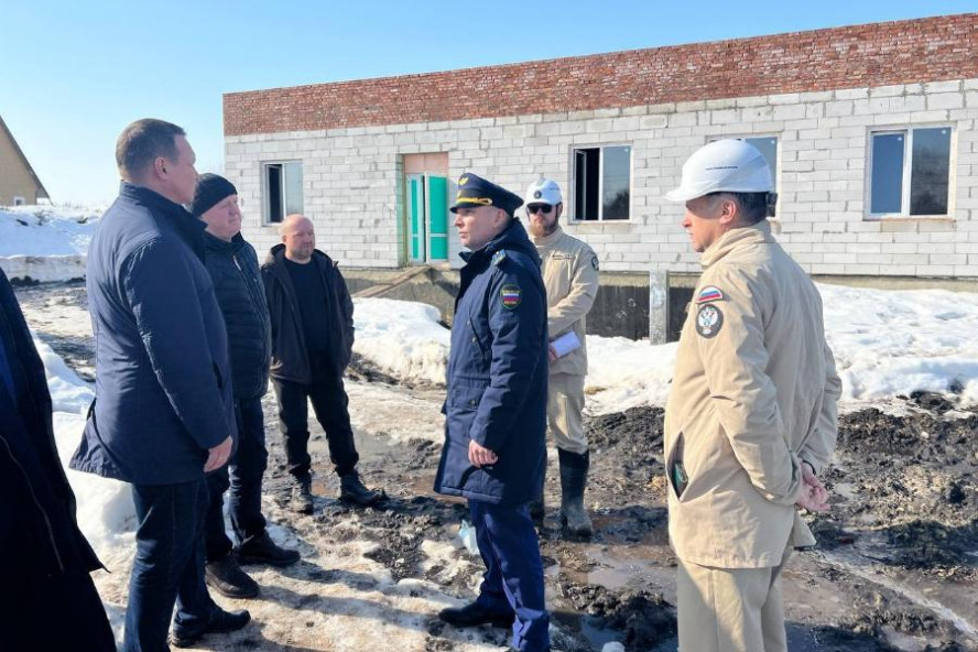 Прокуратура указала на низкую строительную готовность Центра врача общей практики в Черняном