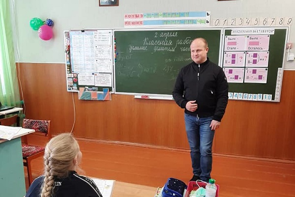 Глава Рассказовского района посетил будущий Центр образования "Точка роста"