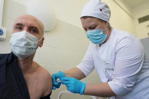 В России не выявили серьёзных побочных реакций на вакцину "Спутник V"