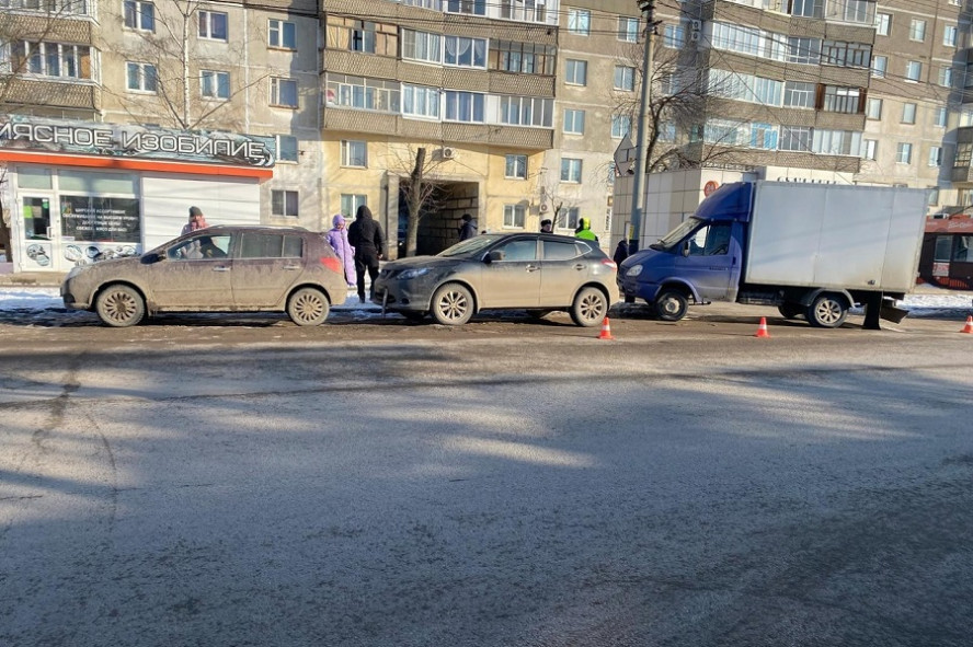 В Тамбове водитель "ГАЗа" устроил тройное ДТП