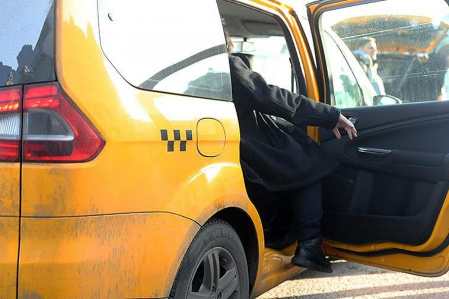 Российские агрегаторы такси назвали способы снизить стоимость поездки