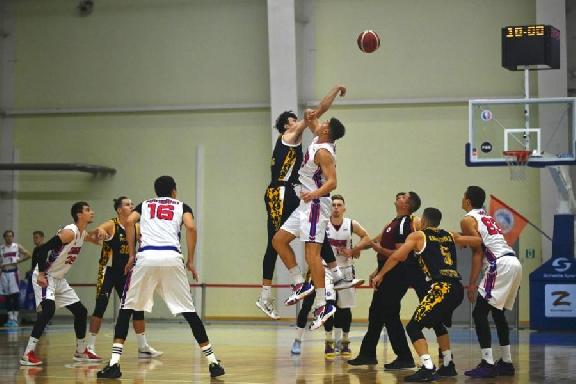 Тамбовские баскетболисты обыграли "Русичей"