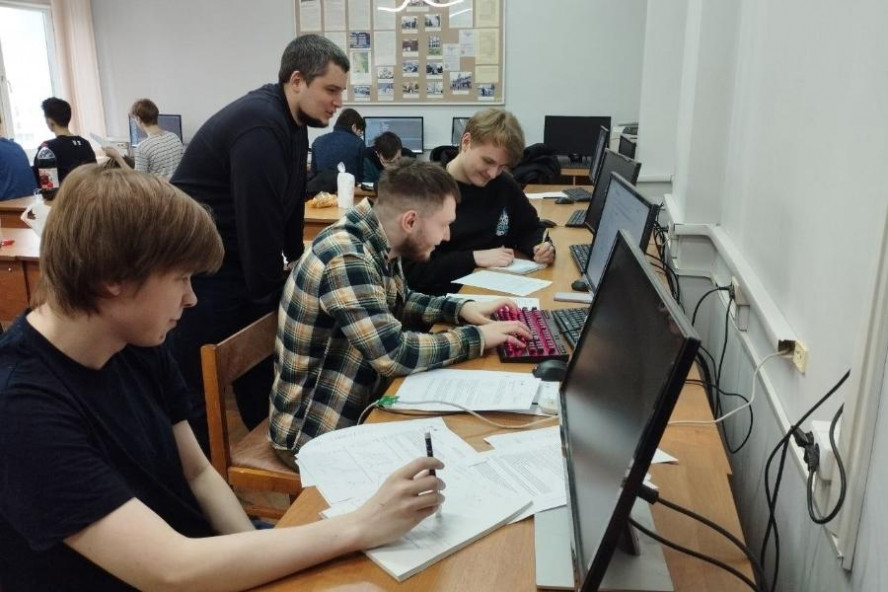 Студенты Державинского примут участие в финале чемпионата по программированию