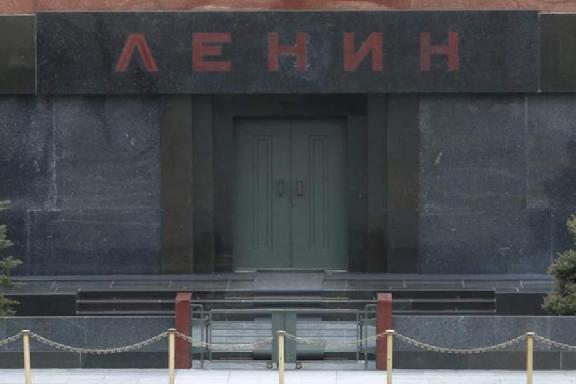 В Москве задержали мужчину за попытку проникнуть в мавзолей к Ленину 