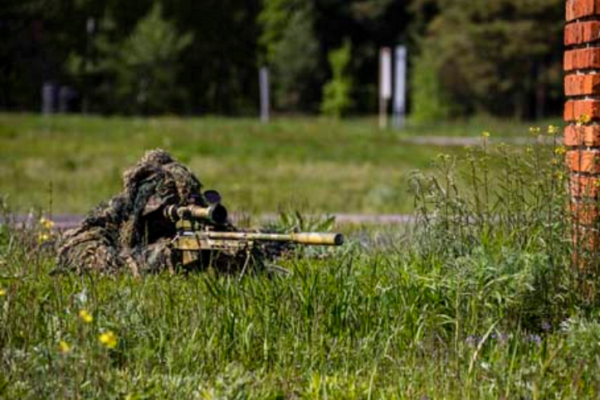 Тамбовские снайперы получили партию модернизированных снайперских винтовок