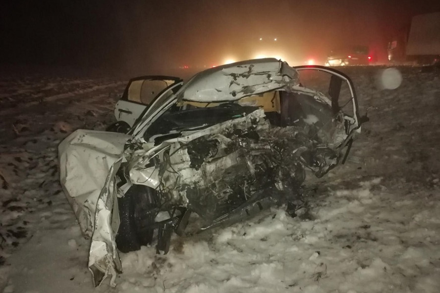 В Тамбовском районе 52-летний водитель "Ниссана" погиб при столкновении с фурой