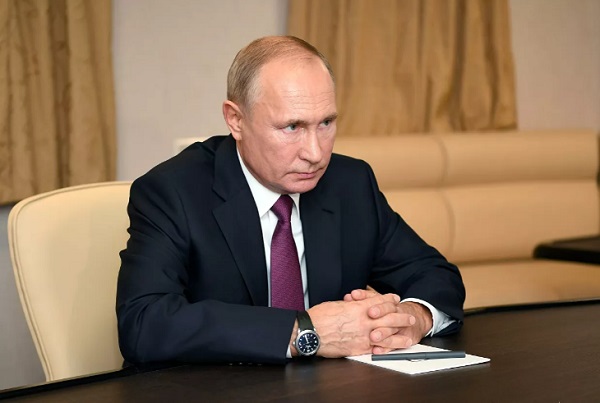 В Кремле объяснили, почему Путин пока не сделал прививку от коронавируса