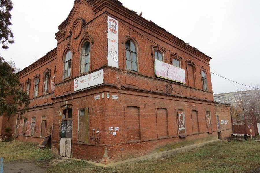 В Тамбове собственника здания бывшего аэроклуба понуждают сохранить строение