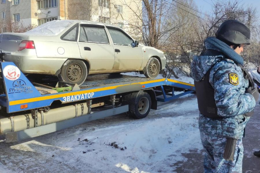 Житель областного центра лишился автомобиля за долг в 340 тысяч рублей