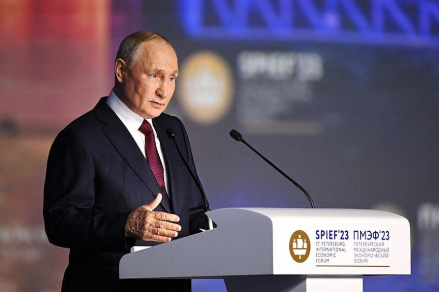 Владимир Путин о повышении МРОТ на 18,5%, показателе эффективности для учебных заведений, выплате пособия на детей, независимо от роста доходов, уровне инфляции в России