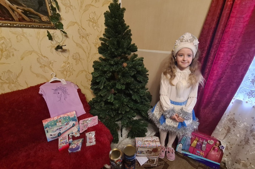 Семилетняя жительница Донбасса получила новогодний подарок от Главы Тамбовской области