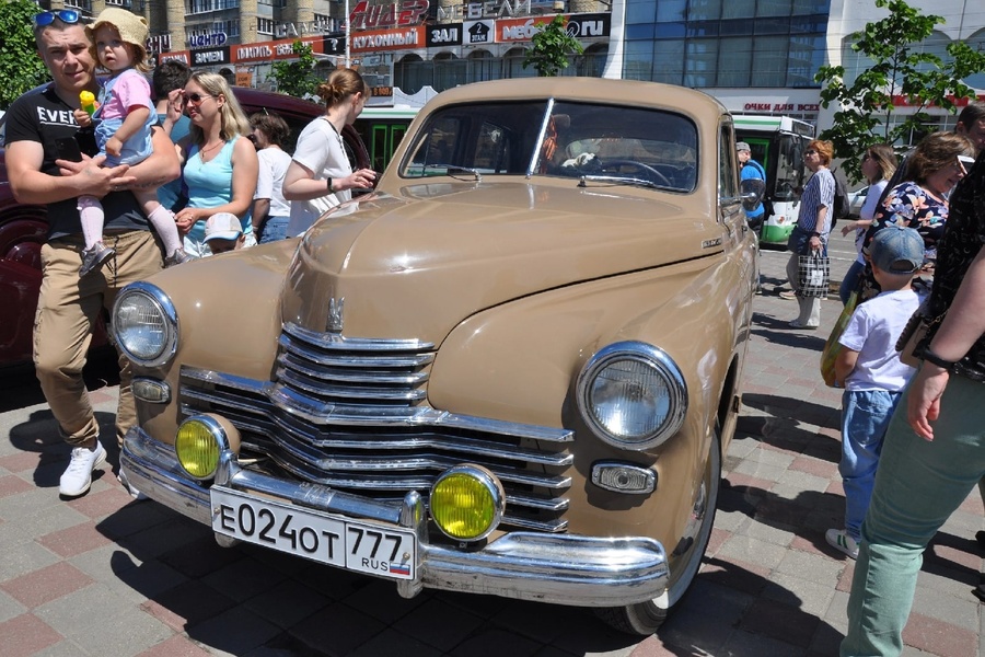 В Тамбове прошла выставка ретроавтомобилей 