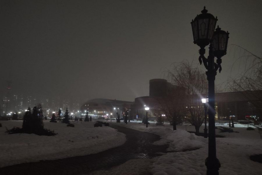 Ночной обзор: массовая драка в центре Москвы, "Воздушная тревога" в Тамбовской области, победа россиянки на Кубке мира по триатлону в Китае