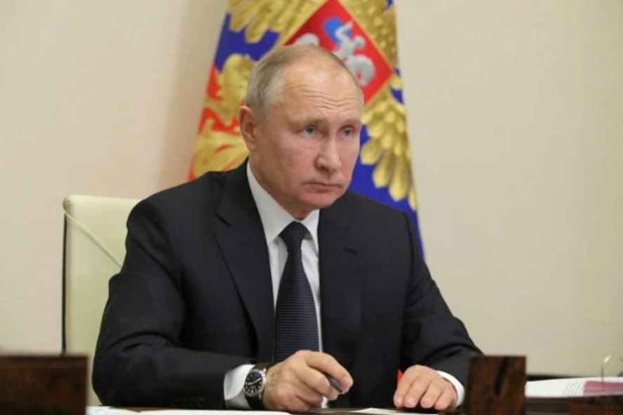 Путин подписал закон о штрафах за дискредитацию добровольцев СВО
