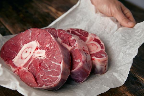 Тамбовская фирма отправила в 8 регионов страны 42 тонны мяса и масла неизвестного происхождения