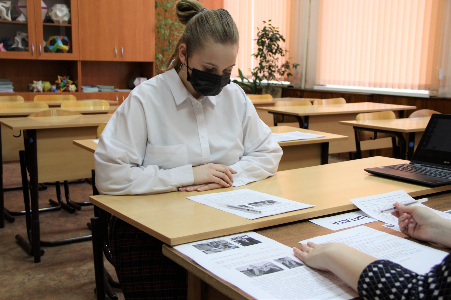 Почти 8 тысяч девятиклассников сегодня проходят итоговое собеседование по русскому языку