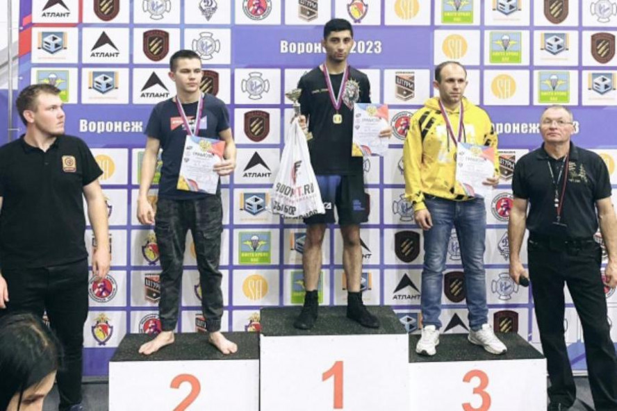 Тамбовчанин завоевал "золото" в турнире по спортивной борьбе